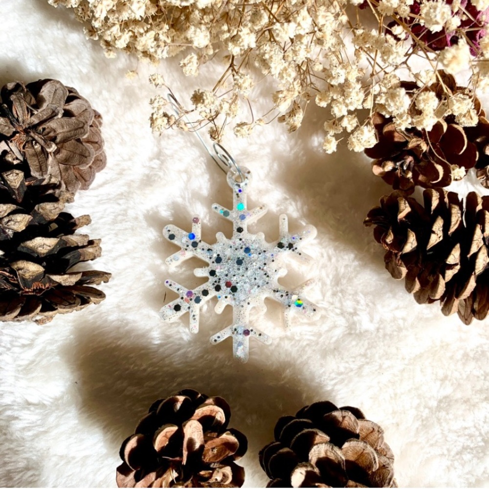 Resin Christmas tree ornament